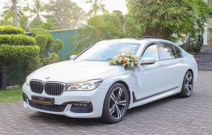 Image of wedding car BMW